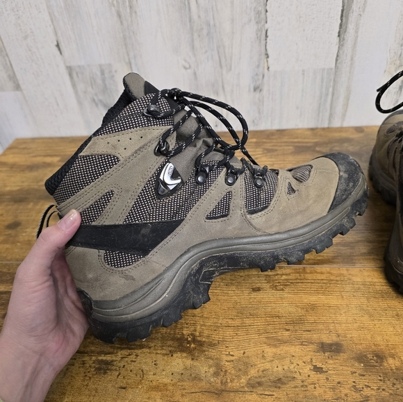 Salomon Goretex Mens size 8.5 brown and black boots - Picture 6 of 11